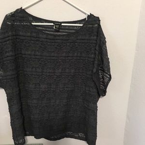 Beautiful TORRID lace Size 0. Sheer top ruffled